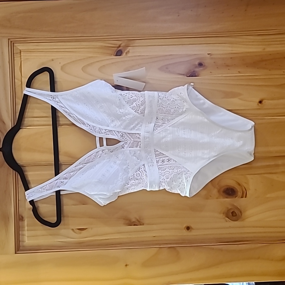NWT Becca White one piece swimsuit, Size S